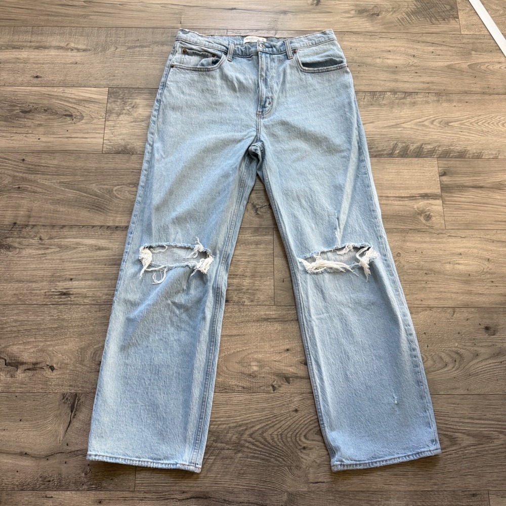 Abercrombie & Fitch 90s Relaxed Women's Jean High Rise Distressed Light 32 14R